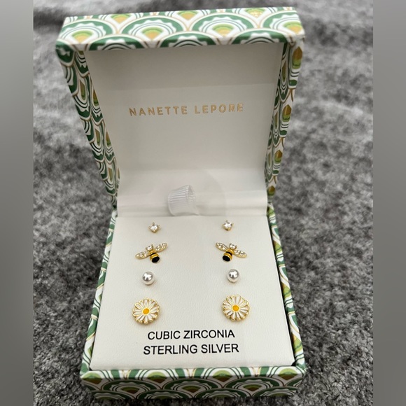 NEW NANETTE LEPORE EARRINGS SET - Picture 1 of 2